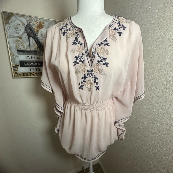 Andreé Embroidered Blush Pink Women's Top - Picture 1 of 3